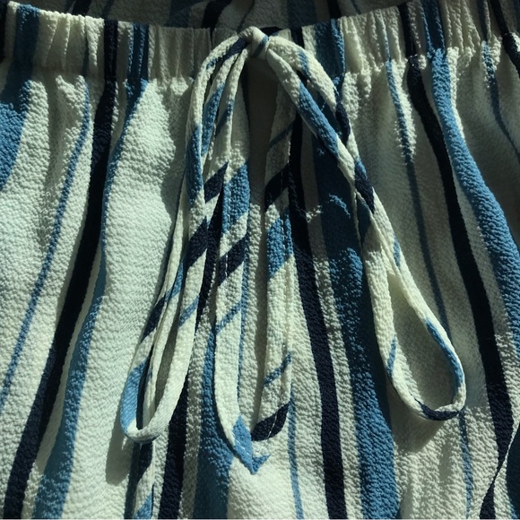 Fragile // NWOT Women’s Off-the-shoulder Striped Top - Picture 5 of 6